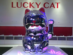 Cosmopolitan Lucky Cat