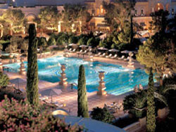 Do vegas hotels have balconies