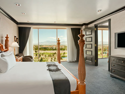 Deluxe suite