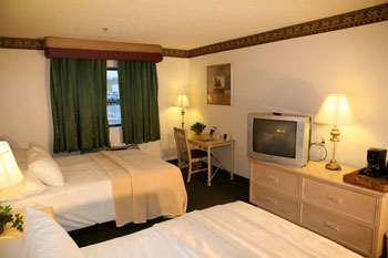 Lucky Club Standard Two Queens Room