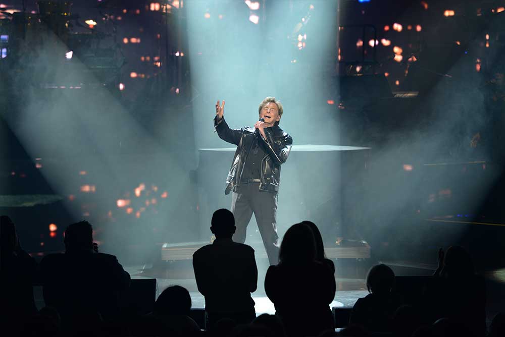 Barry Manilow: The Hits Come Home - 