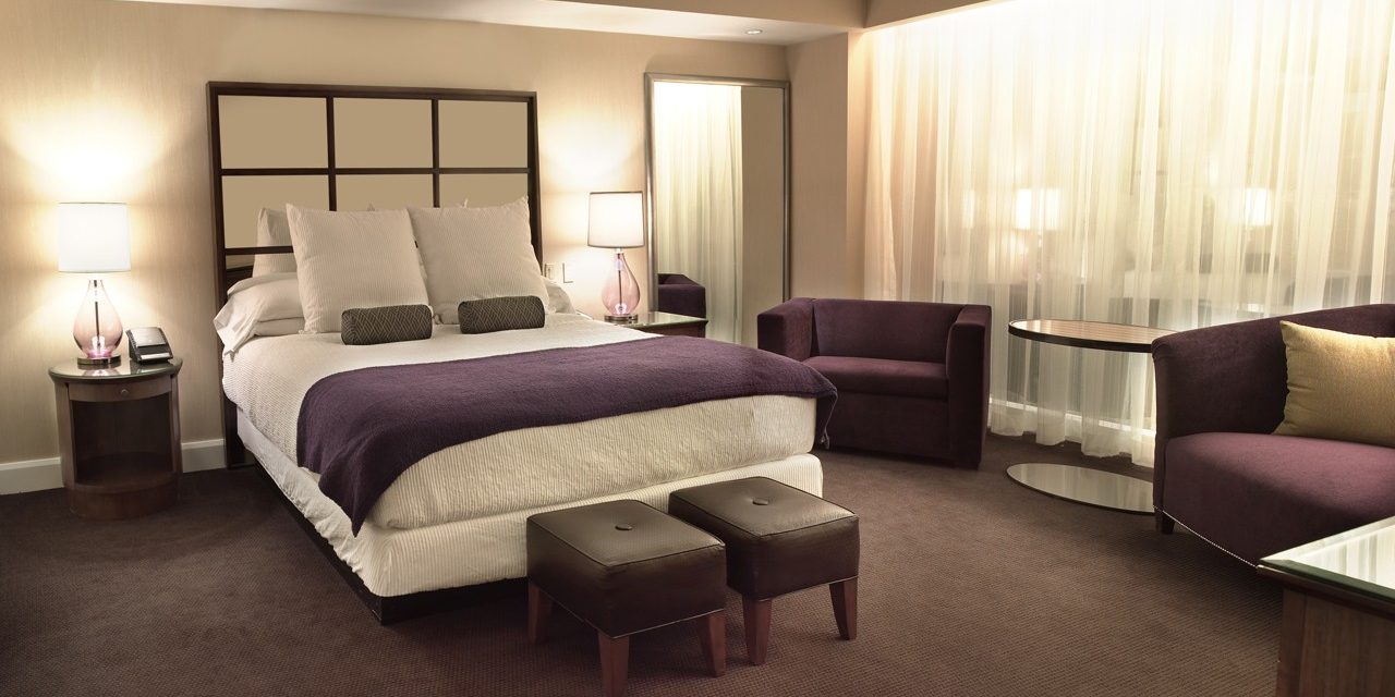 Forum Petite Suite, 1 King Bed, Non-Smoking