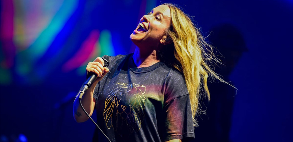 Alanis Morissette concert live in Las Vegas