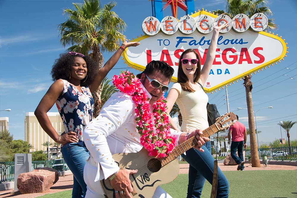 Vintage Vegas Sights & Sounds Tour by Pink Jeep - Make a stop at the iconic Welcome to Fabulous Las Vegas sign - Vintage Vegas Sights and Sounds Tour by Pink Jeep