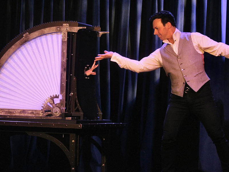 David Goldrake - David Goldrake Magic Show