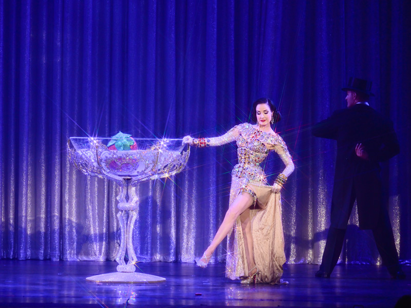 Dita Von Teese - Martini Glass Burlesque Number - Dita Von Teese