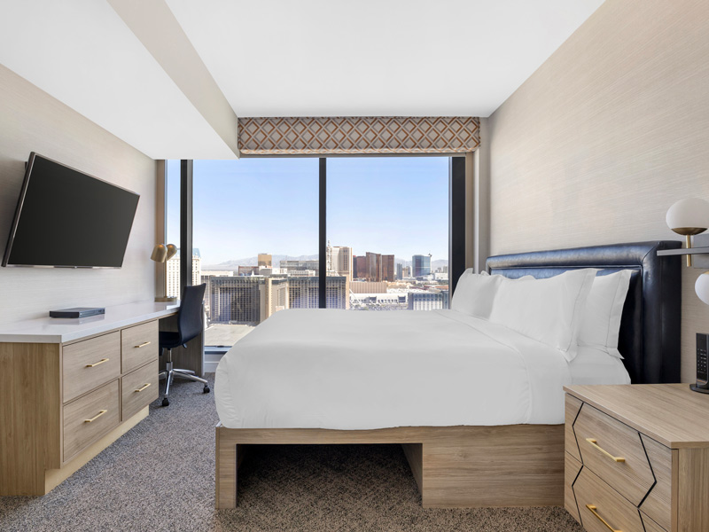 Junior Suite 1 King With Sofabed