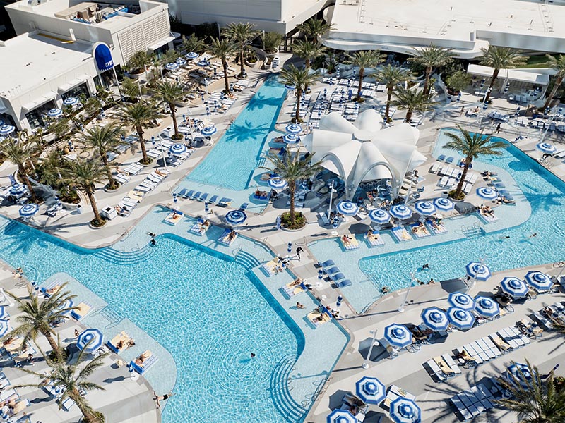 Fontainebleau Grand Pool