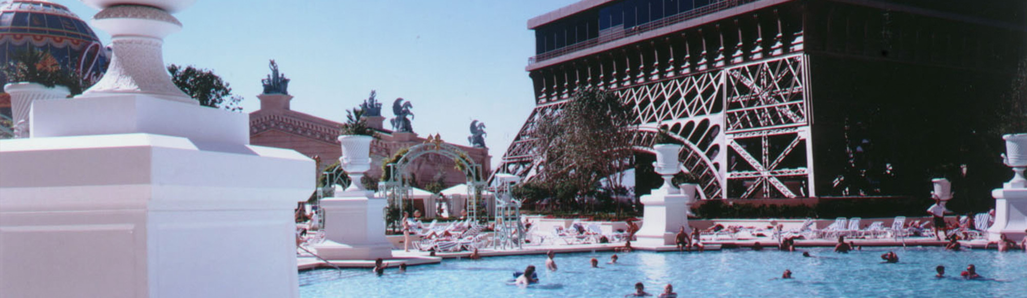 las vegas paris hotel pool