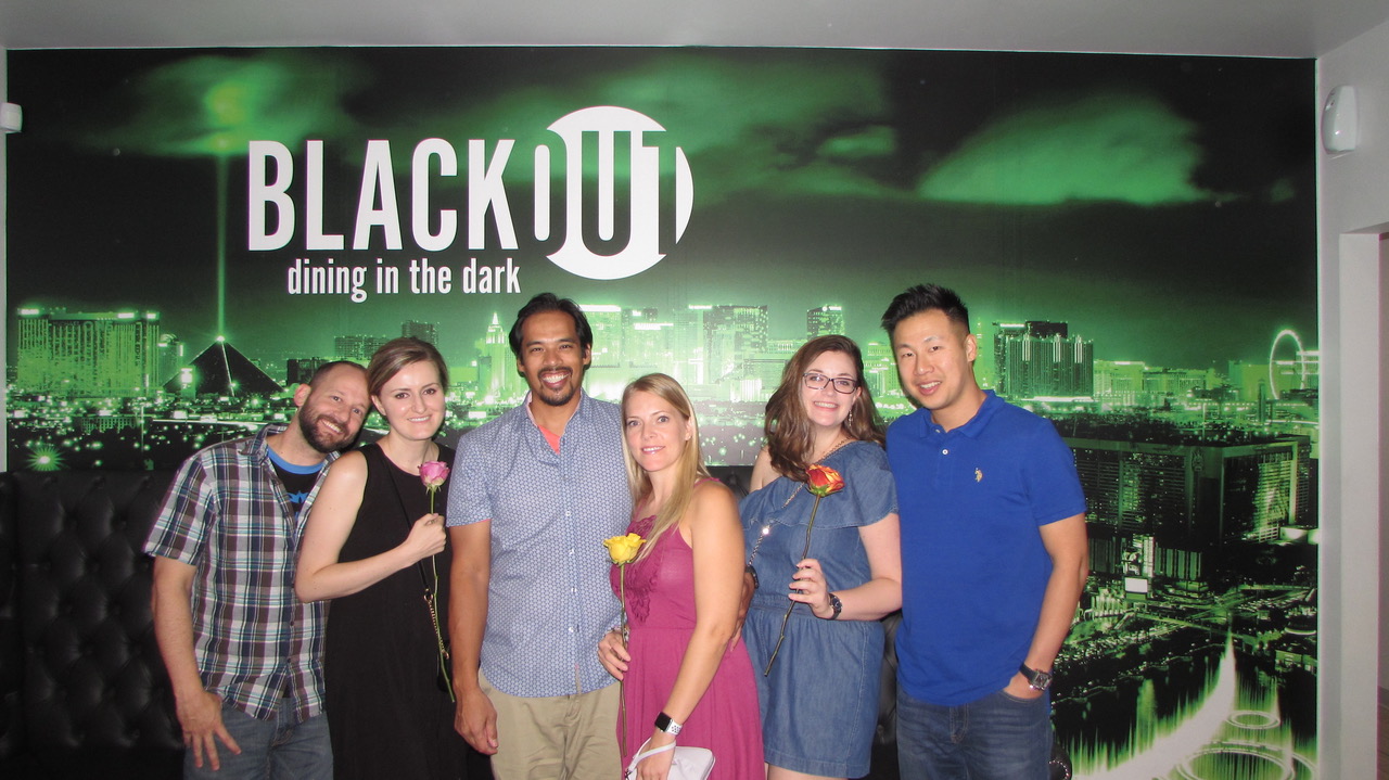 BLACKOUT Dining in the Dark - 