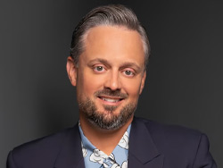 Nate Bargatze performs live stand-up comedy in Las Vegas at the Encore at the Wynn