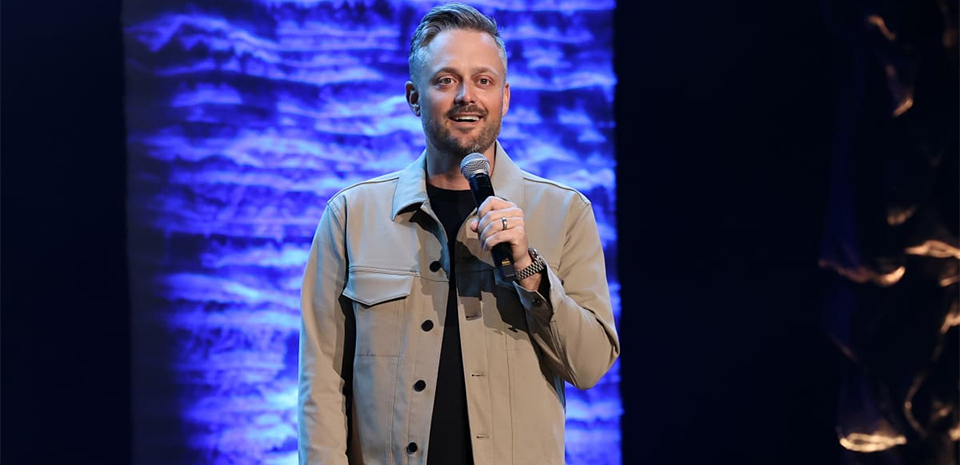 Nate Bargatze performs live stand-up comedy in Las Vegas at the Encore at the Wynn