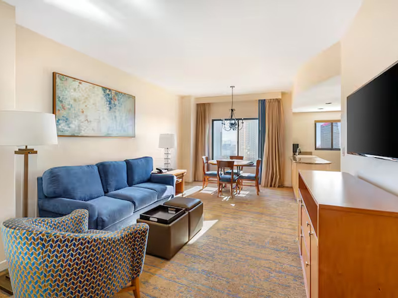 1 Bedroom 1 King Deluxe Suite And Sofabed