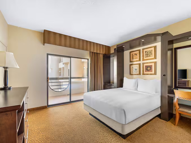 Studio 1 Queen Murphy Bed With Balcony