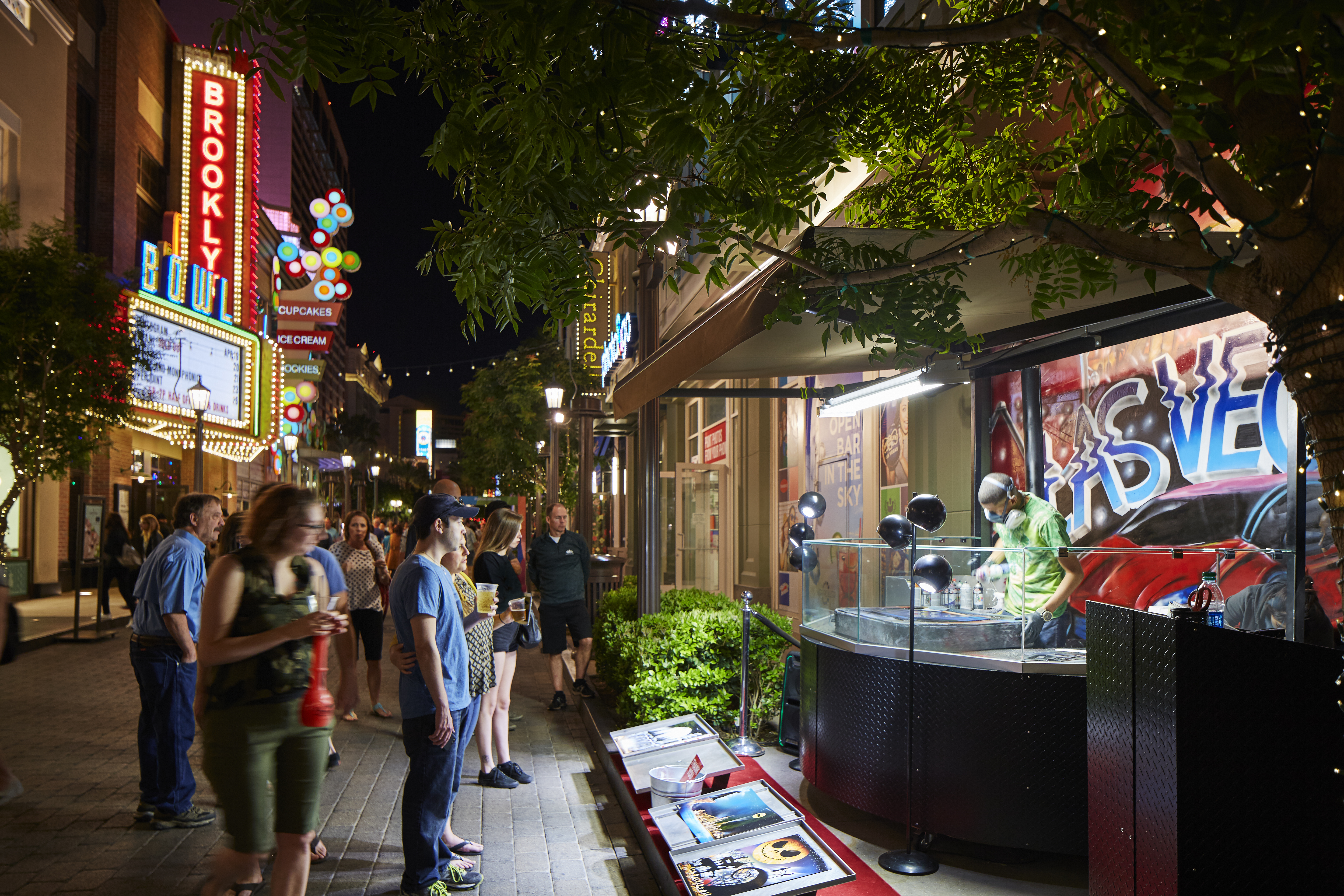 The LINQ Promenade - LINQ Promenade