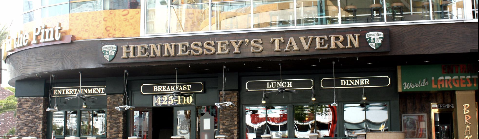 Hennessey's Tavern nightlife