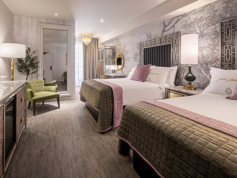 Vanderpump Room, 2 Queens