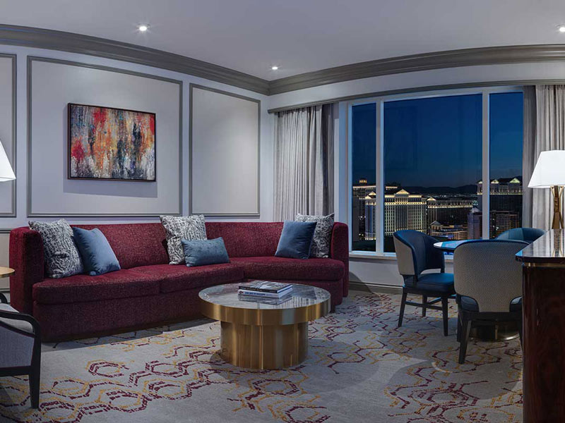 Newly Remodeled Luxury Two Queen Strip View