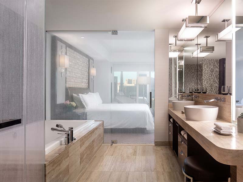 One Bedroom Suite Strip View 1 King