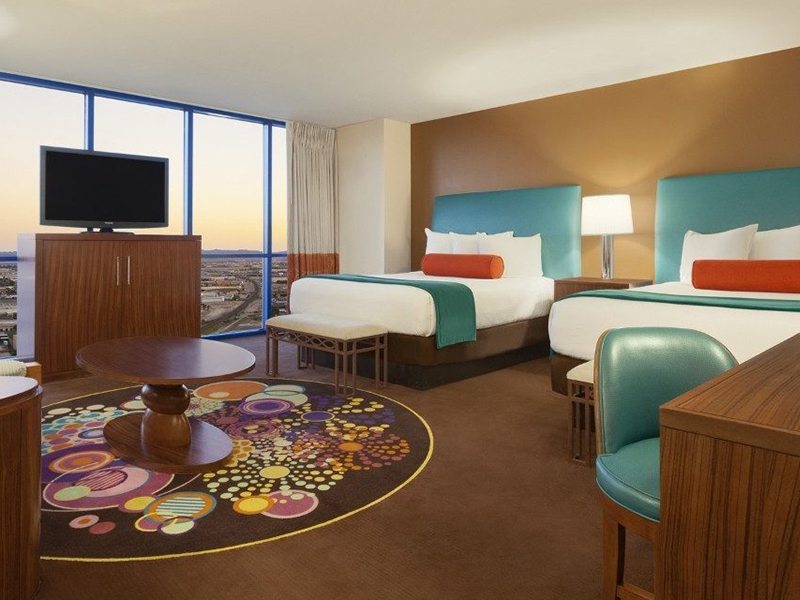 Luxury Suite, 2 Queen, Mountain View, Non-Smoking