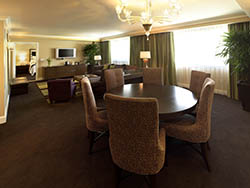 Forum Classic Suite, 1 King Bed, Non-Smoking