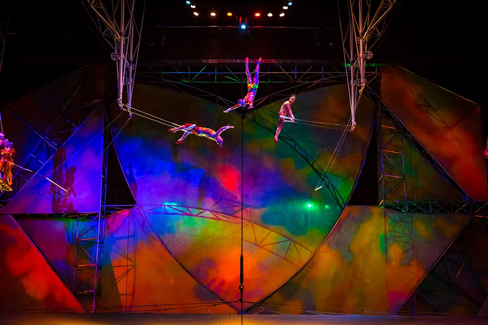 Mystère by Cirque du Soleil - Flying Trapeze Act