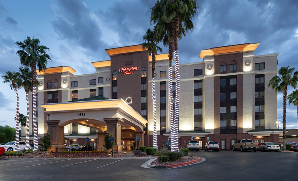 Hampton Inn - Tropicana photo