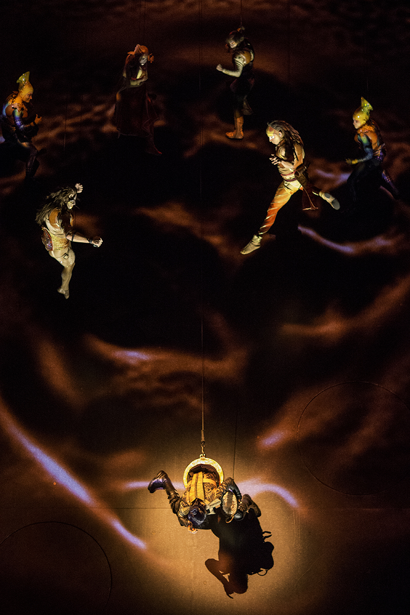 KÀ by Cirque du Soleil - Vertical Wall Battle Scene