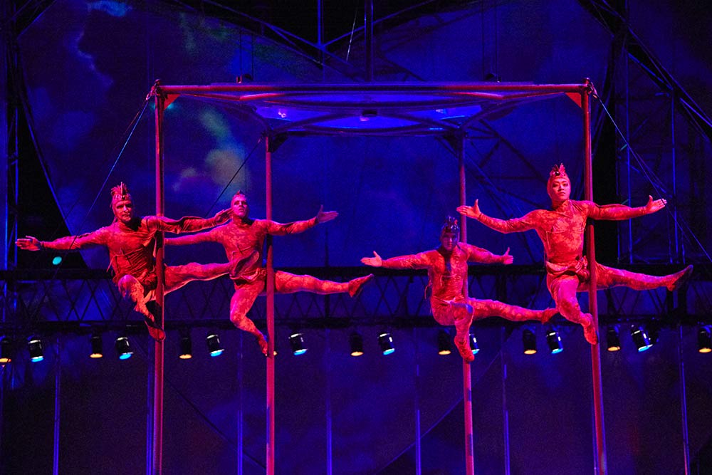 Mystère by Cirque du Soleil - Whimsical Acrobatic Pole Act