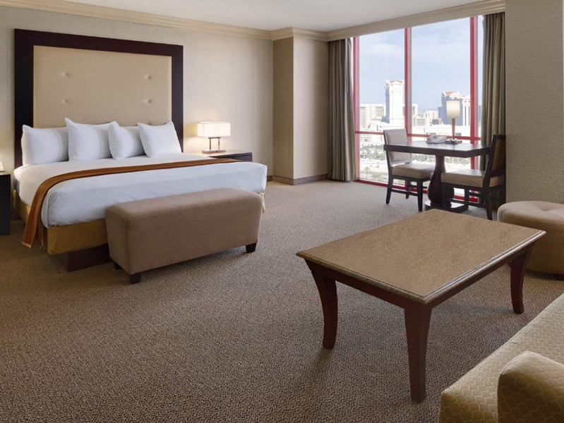 Deluxe Suite, 1 King, Strip View, Non-Smoking