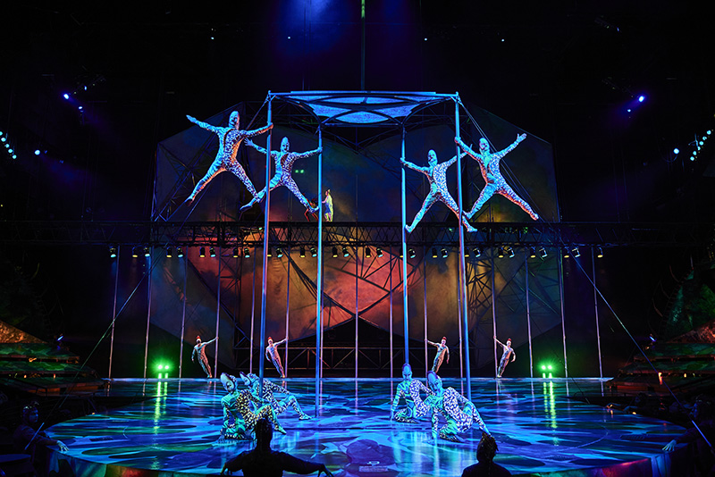Mystère by Cirque du Soleil - Chinese Poles