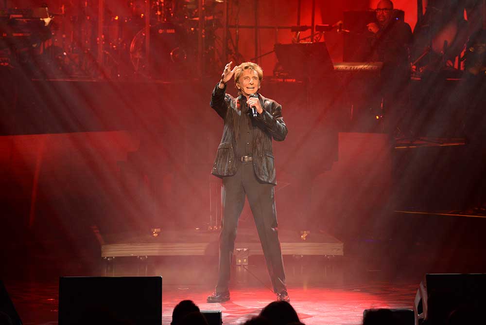 Barry Manilow: The Hits Come Home - 