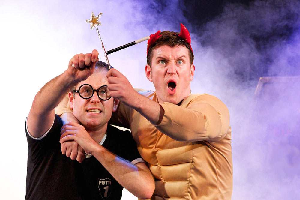 Potted Potter - All 7 Harry Potter books in 70 minutes - 