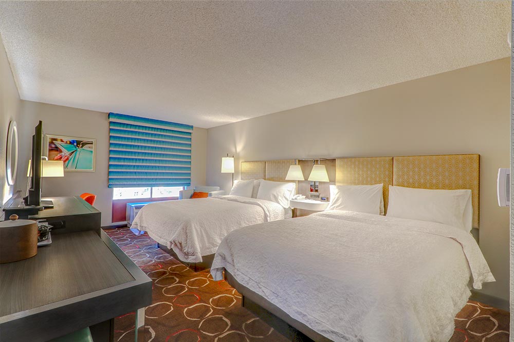 Hampton Inn - Tropicana photo