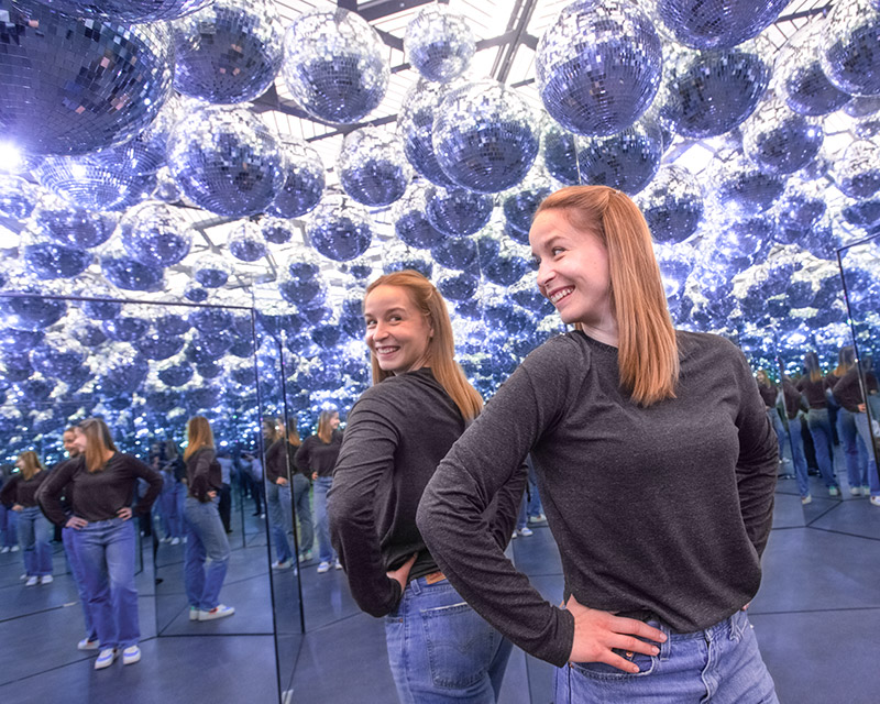 Museum of Illusions - Infinity Room