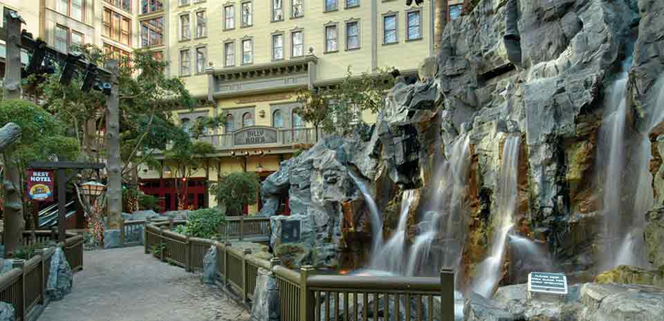 Sunset Stampede attraction