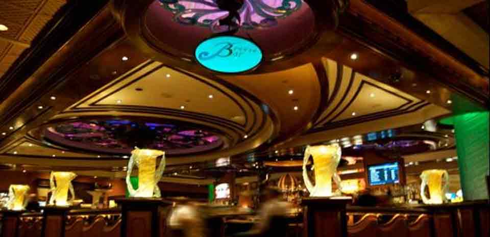 Breeze Bar nightlife