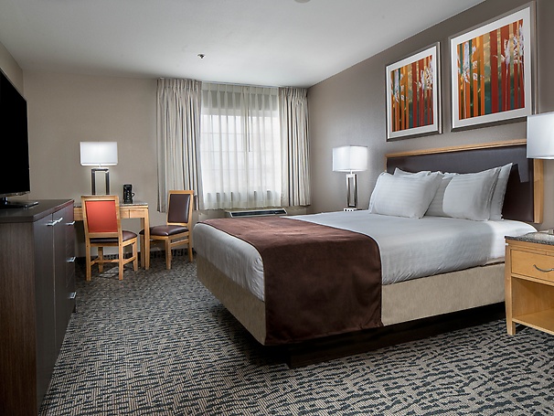 Meadows Tower king room
