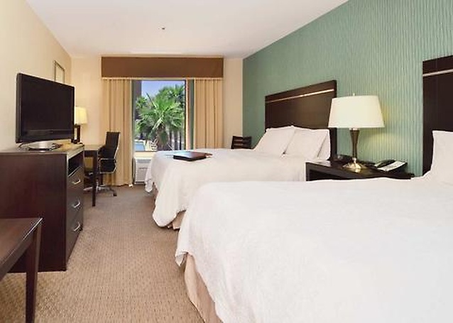 Double queen room