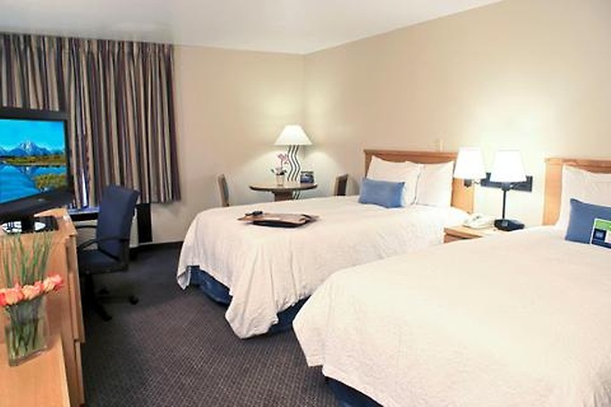 Double queen room