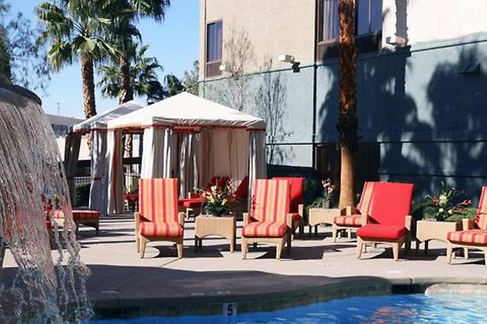 Hampton Inn - Tropicana photo