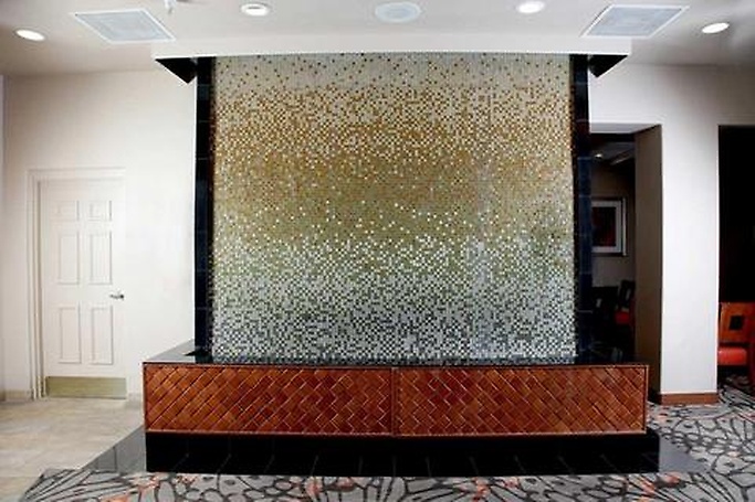 Hampton Inn - Tropicana photo