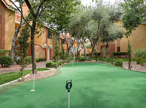Miniature golf
