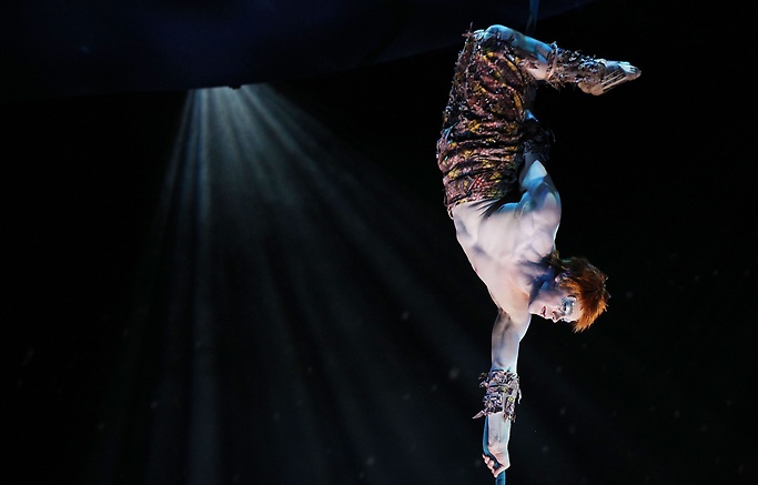 Michael Jackson ONE by Cirque du Soleil - Solo Aerialist
