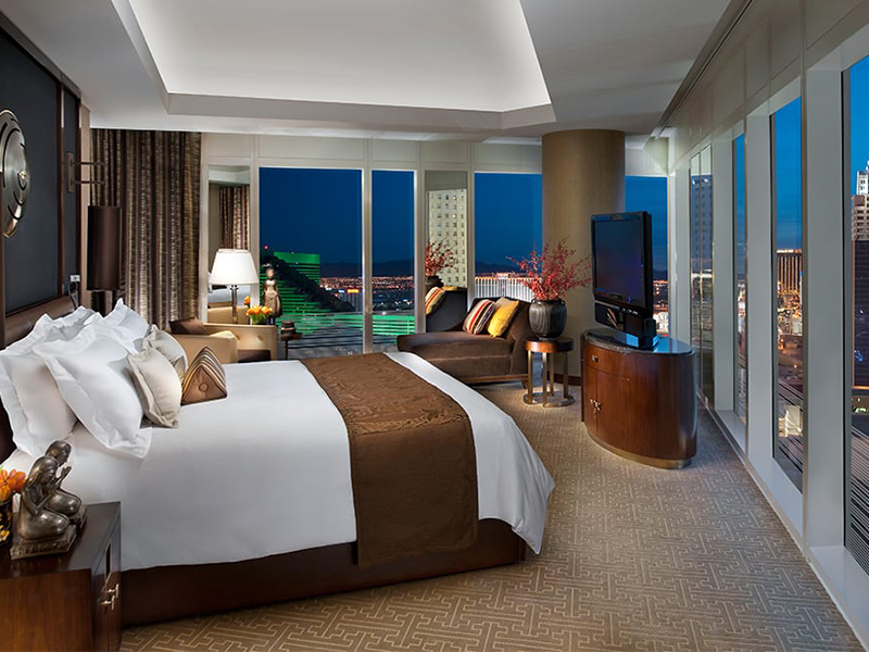 Penthouse Suite 1 King Bed