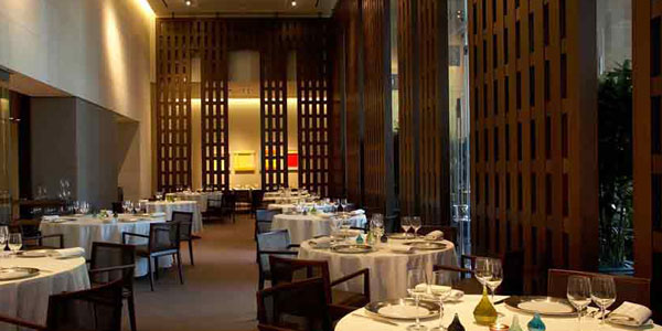 Best Restaurants In Las Vegas Guide To This Restaurant Boasts A Forbes Travel Five Star Award Aaa Diamond Two Michelin Stars The Wine Spectator Grand And Inclusion On